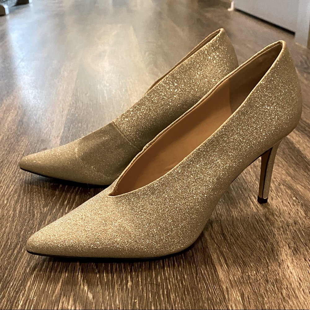 Vince Camuto NWOT glittery silver stilettos party wedding club heels pumps
